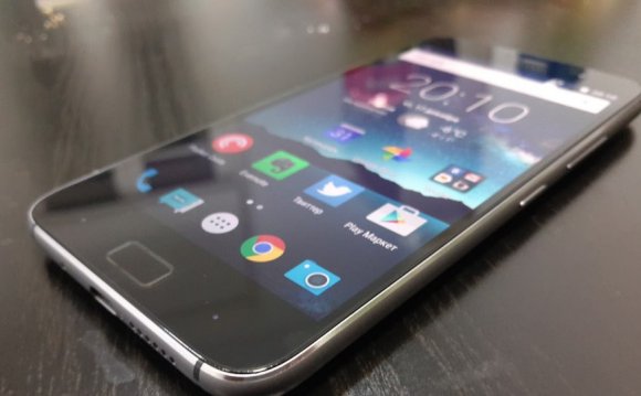 ZUK Z1 с прошивкой Cyanogen