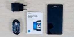 Комплектация Sony Xperia Z3, жаль нет наушников, чехол в комплект не входит