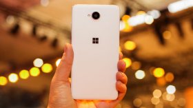 Тыльная сторона корпуса Microsoft Lumia 650